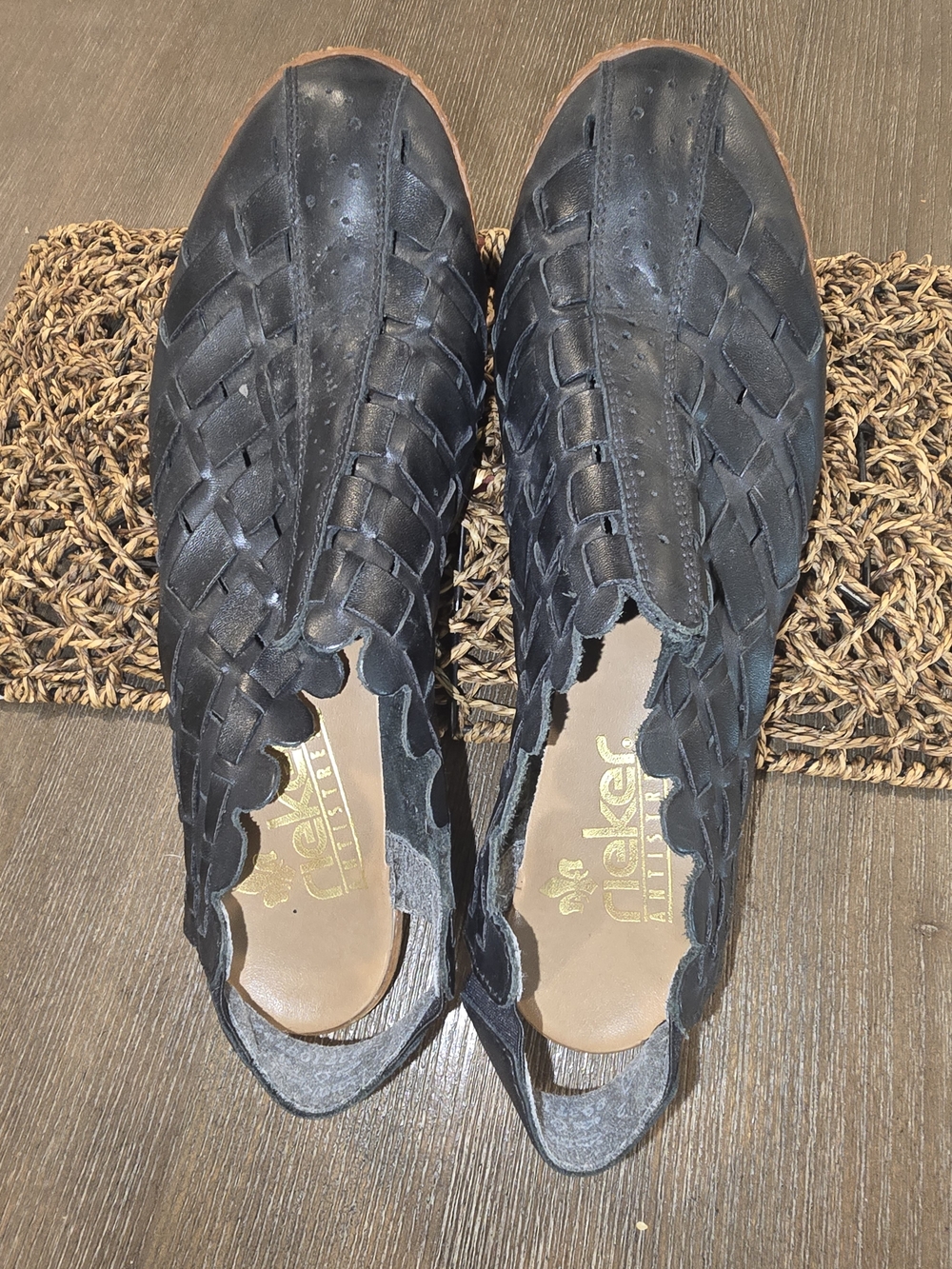 Rieker Black Woven Leather Slip-On Flats Size 9.